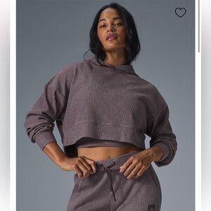Alo Yoga Muse hoodie sweatshirt raisinette size xs!!